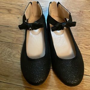 Kenneth Cole reaction black sparkly flats girls size 2. Worn once